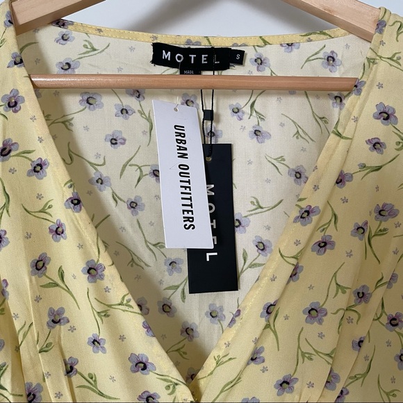 Motel Floral Long Sleeve - Picture 4 of 4